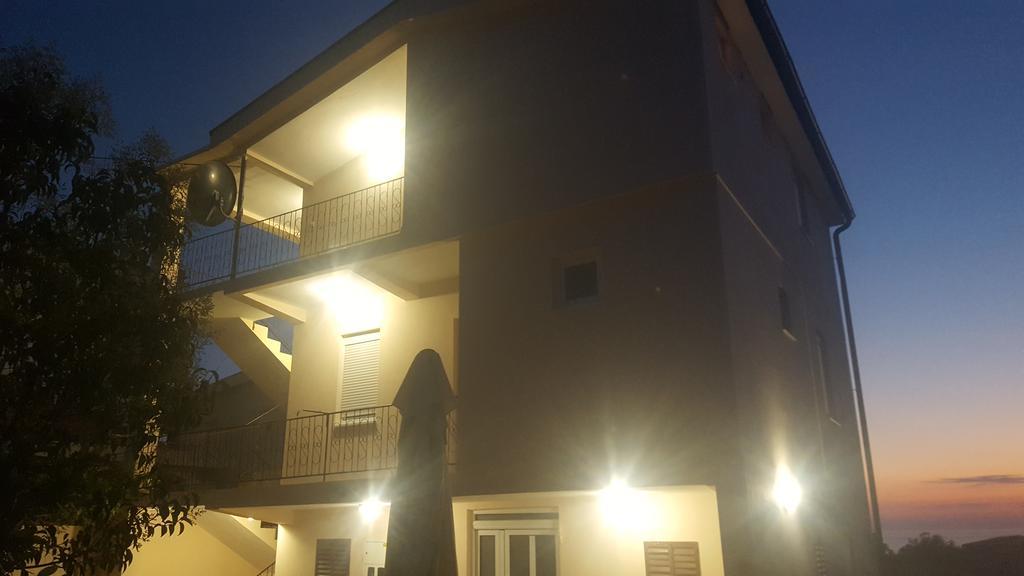 Apartments Diva Dobra Voda Exterior photo